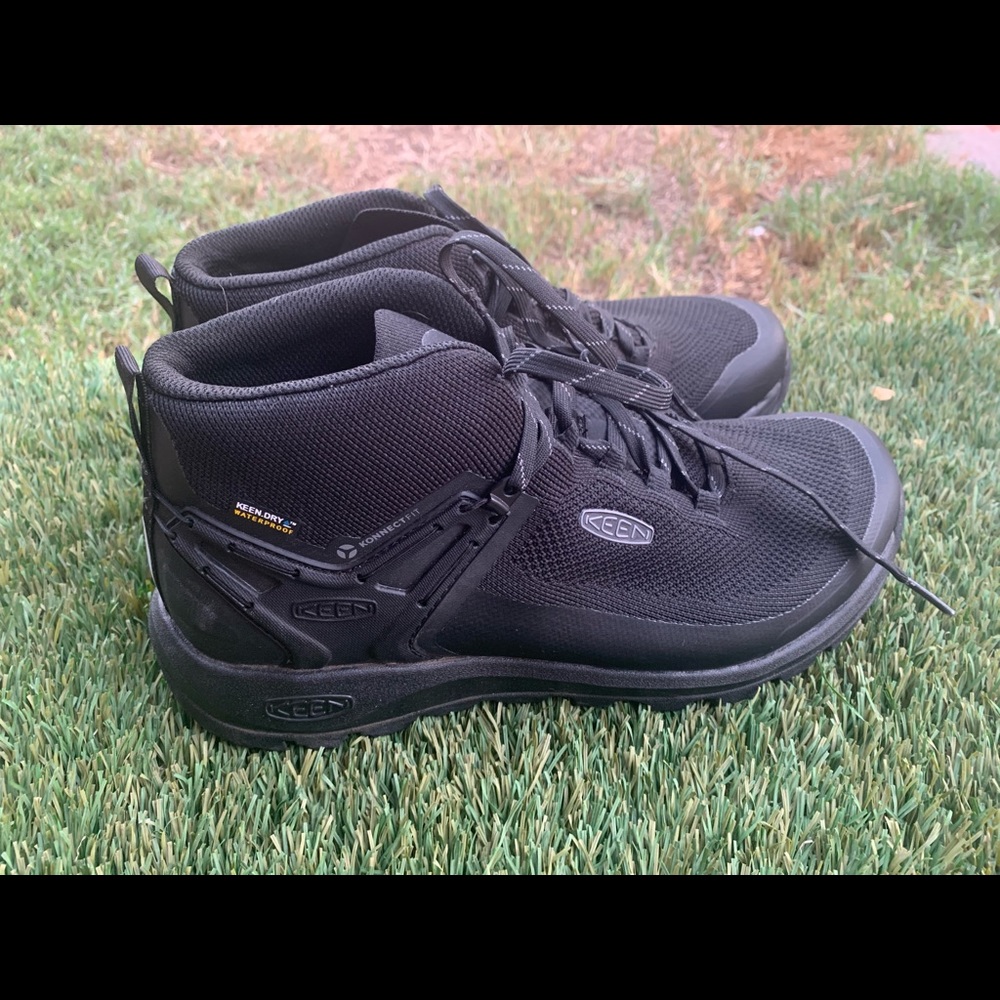 Men’s Keen Venture Waterproof Hiking boots sz 8